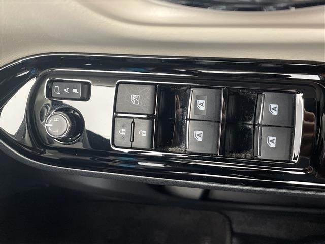 Toyota NOAH 2019 7015616-6