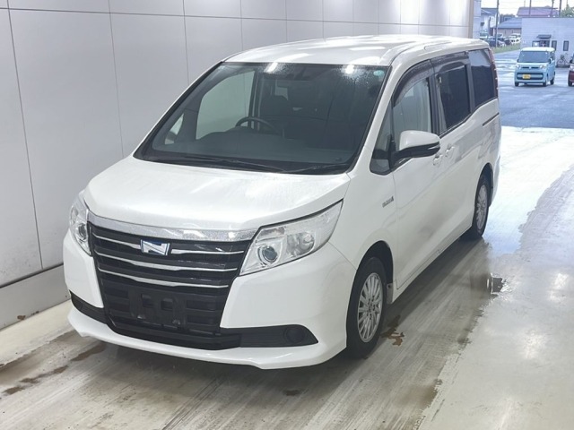 Toyota NOAH 2015 7015637-0
