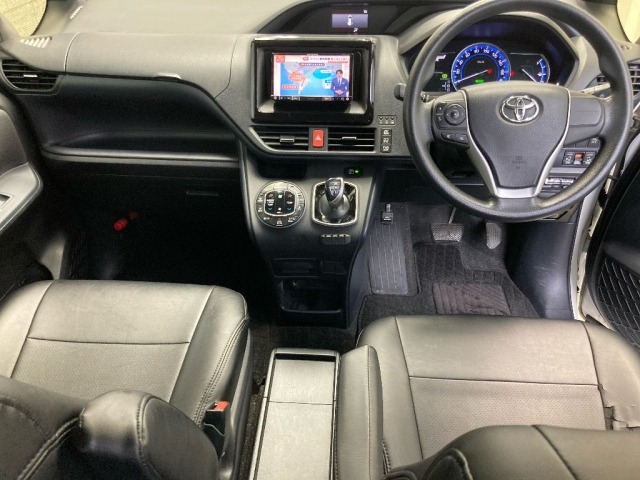 Toyota NOAH 2015 7015637-4