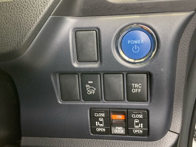Toyota NOAH 2015 7015637-5