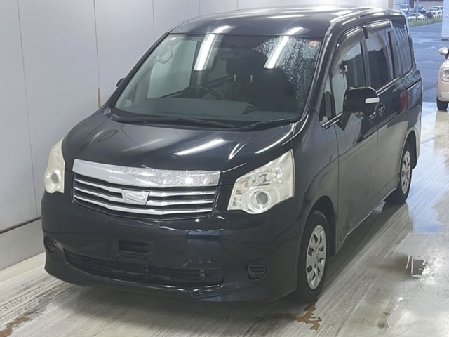 Toyota NOAH 2013 7015638-0