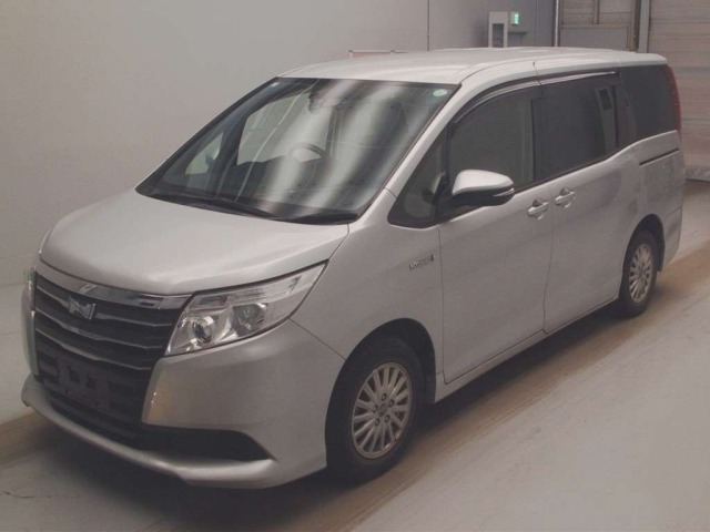 Toyota NOAH 2017 7015658-0
