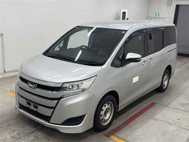 Toyota NOAH 2020 7015681-4