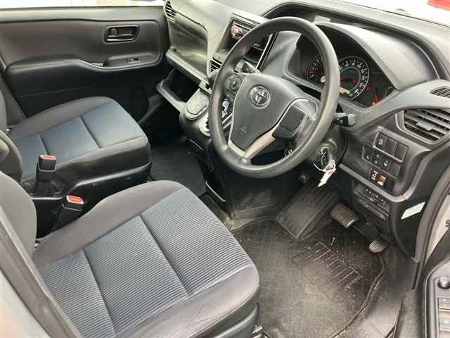 Toyota NOAH 2020 7015681-7