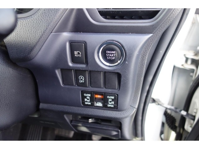 Toyota NOAH 2015 7015682-13