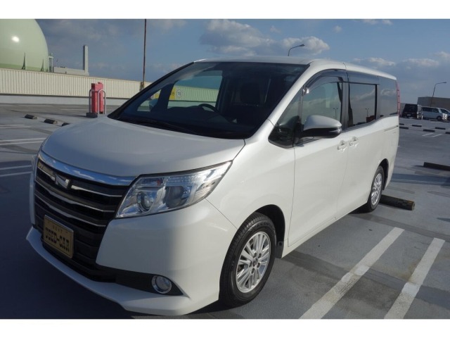 Toyota NOAH 2015 7015682-2