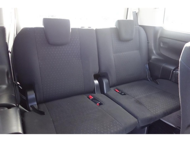 Toyota NOAH 2015 7015682-24