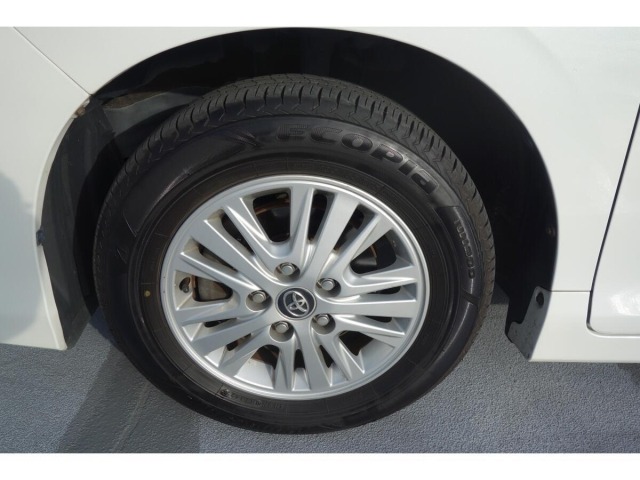 Toyota NOAH 2015 7015682-26