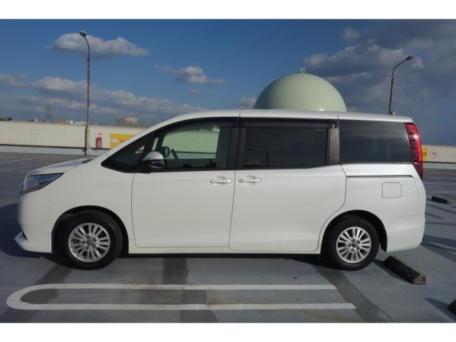 Toyota NOAH 2015 7015682-3