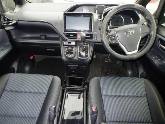Toyota NOAH 2015 7015707-3
