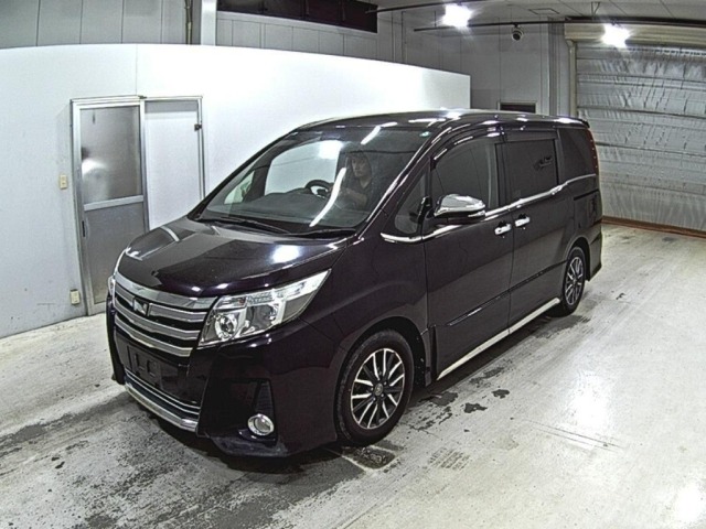 Toyota NOAH 2015 7015707-4