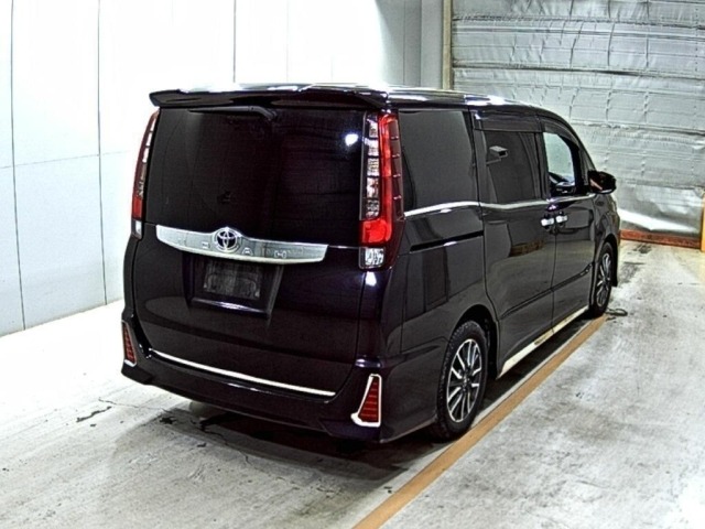 Toyota NOAH 2015 7015707-5