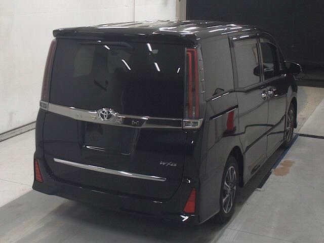 Toyota NOAH 2021 7015739-5