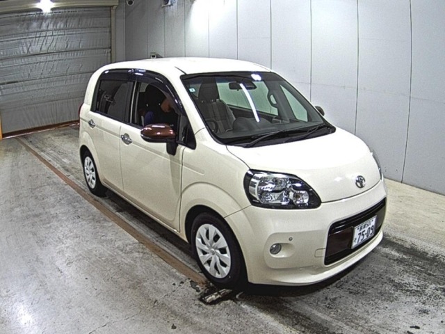 Toyota PORTE 2018 7024499-0