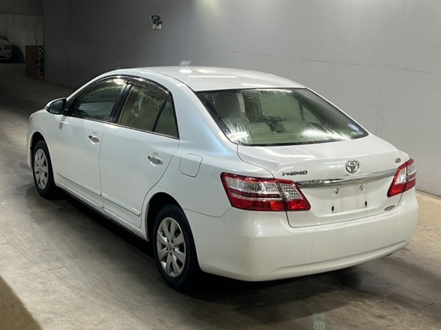 Toyota PREMIO 2014 7022357-1