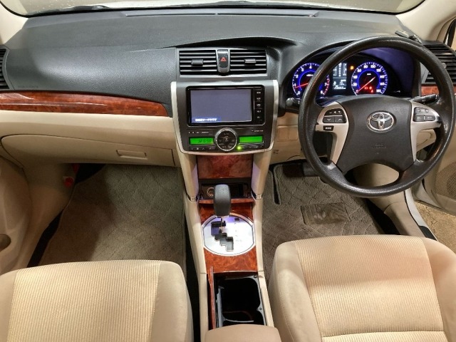 Toyota PREMIO 2014 7022357-3