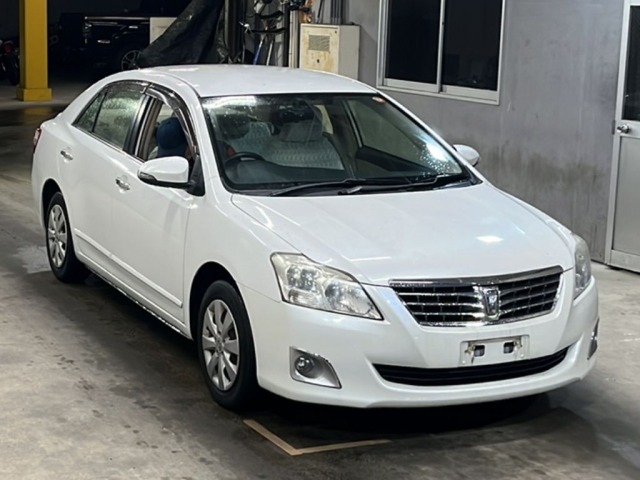 Toyota PREMIO 2014 7022357-4