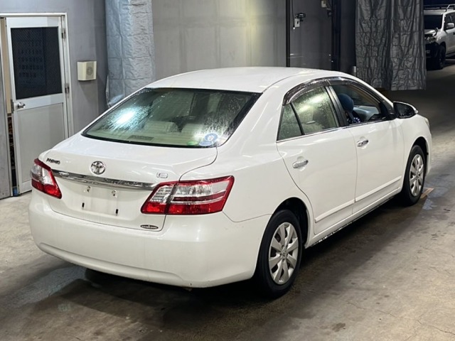 Toyota PREMIO 2014 7022357-5