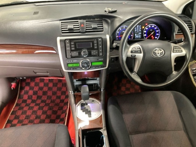 Toyota PREMIO 2015 7022360-3