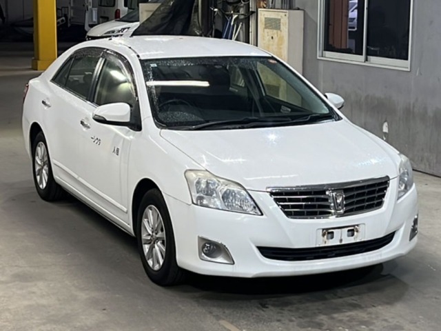Toyota PREMIO 2015 7022360-4