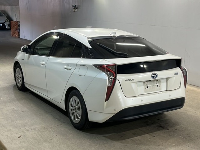 Toyota PRIUS 2017 7022405-1
