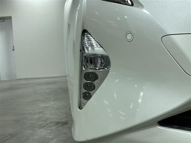 Toyota PRIUS 2018 7022642-16