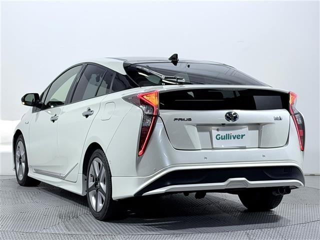 Toyota PRIUS 2018 7022647-12
