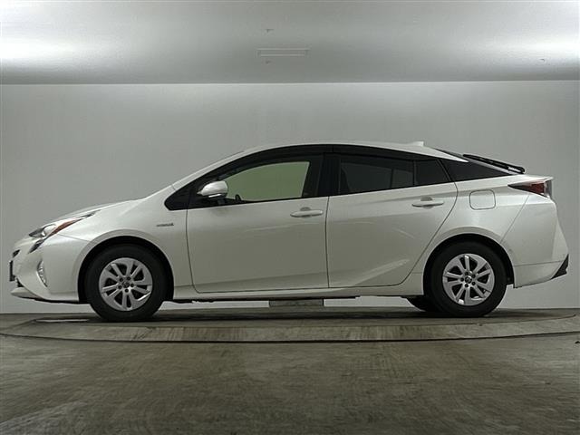Toyota PRIUS 2018 7022648-17