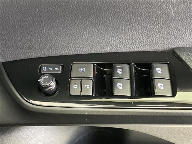 Toyota PRIUS 2018 7022657-6