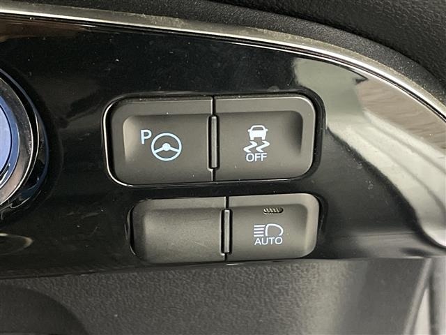 Toyota PRIUS 2018 7022657-9