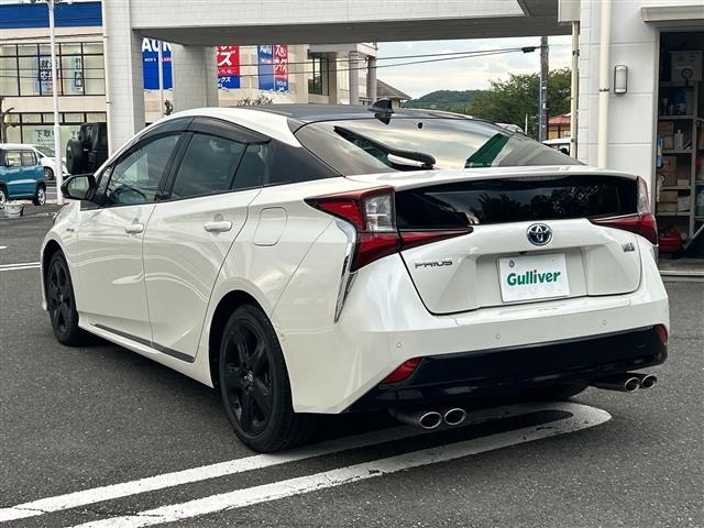 Toyota PRIUS 2019 7022659-13