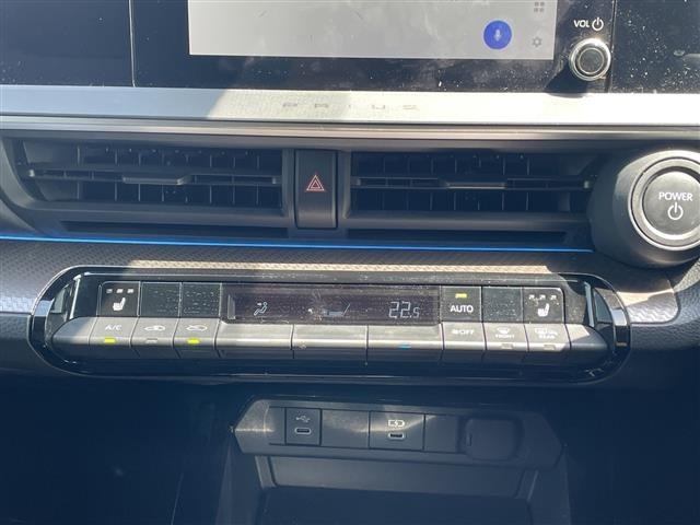 Toyota PRIUS 2023 7022677-4