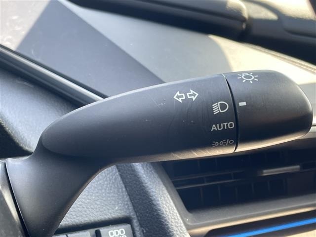 Toyota PRIUS 2023 7022677-9