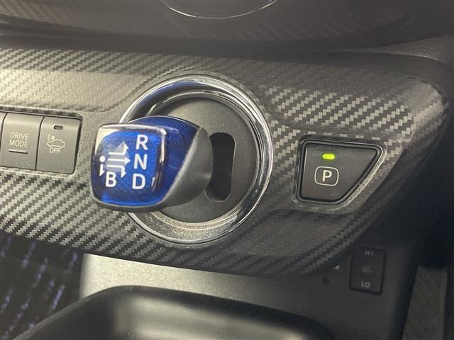 Toyota PRIUS 2017 7022681-5