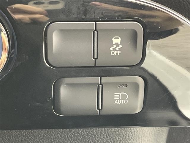Toyota PRIUS 2017 7022681-6