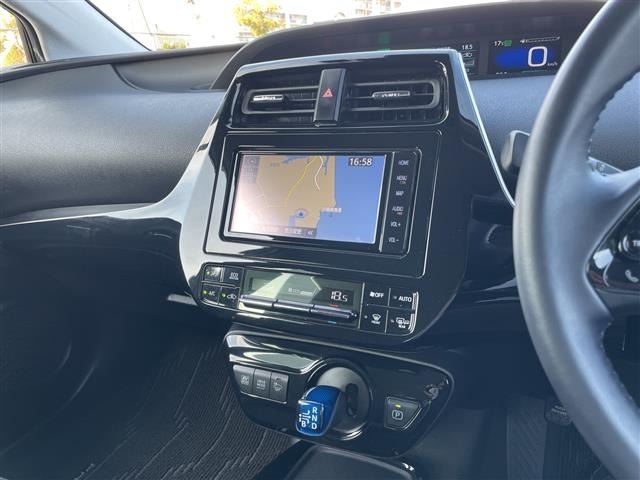Toyota PRIUS 2019 7022696-2