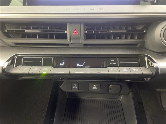 Toyota PRIUS 2023 7022708-2