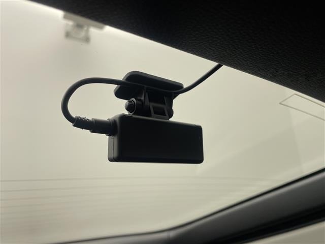 Toyota PRIUS 2023 7022708-20