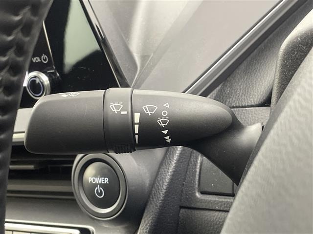 Toyota PRIUS 2023 7022708-5