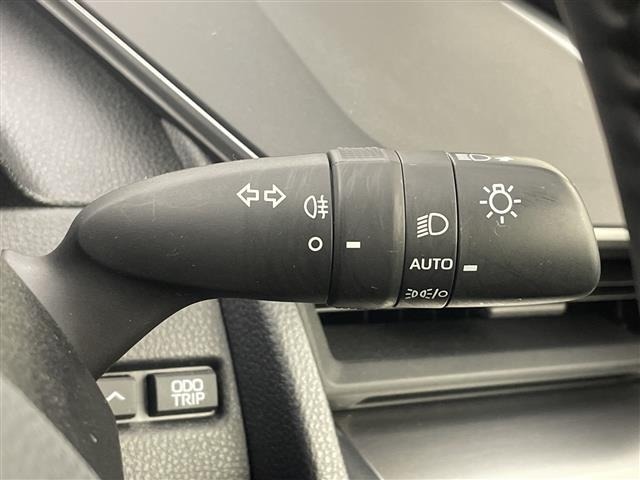 Toyota PRIUS 2023 7022708-7