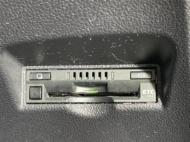Toyota PRIUS 2017 7022713-23
