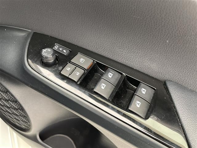 Toyota PRIUS 2018 7022753-6