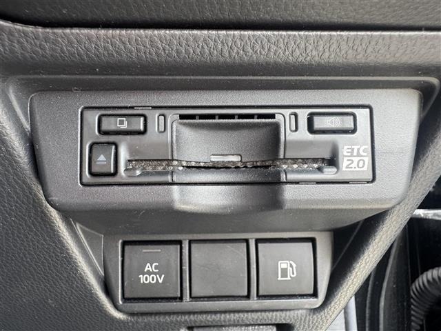 Toyota PRIUS 2023 7022778-18