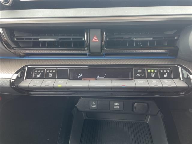 Toyota PRIUS 2023 7022812-12