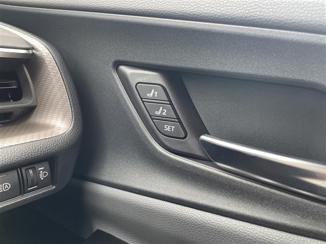 Toyota PRIUS 2023 7022812-22