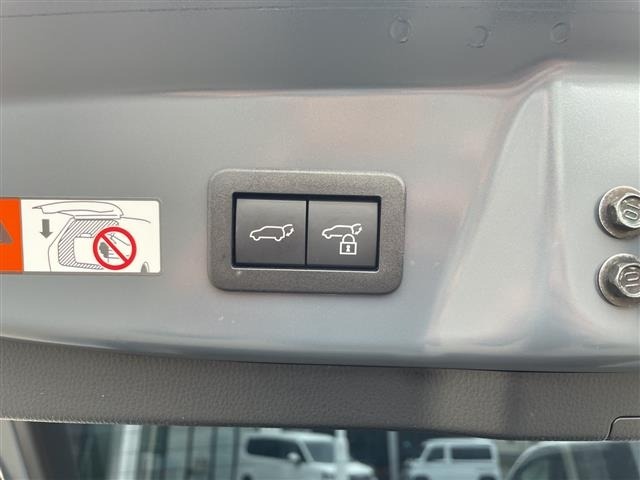 Toyota PRIUS 2023 7022812-4