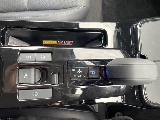 Toyota PRIUS 2023 7022812-8