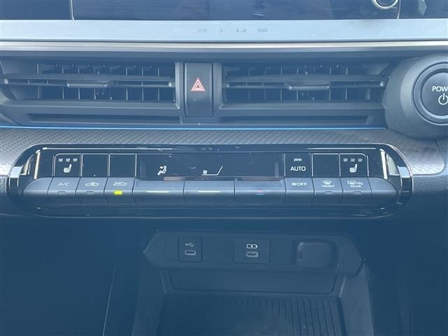 Toyota PRIUS 2024 7022821-22