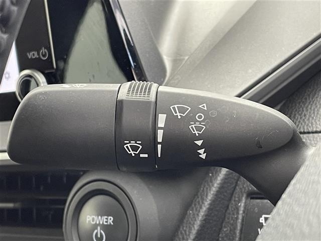 Toyota PRIUS 2023 7022854-7