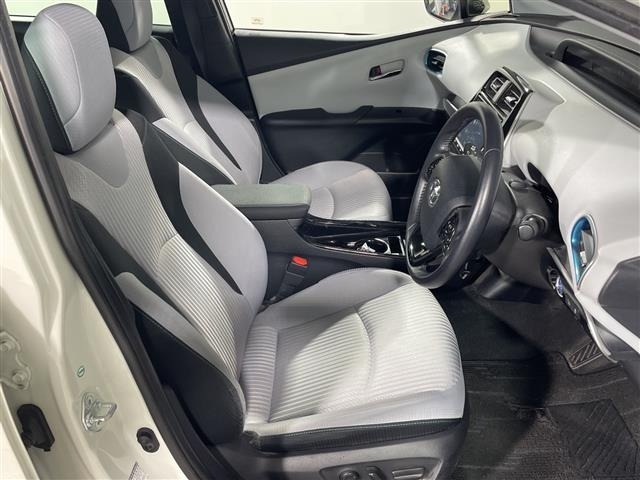 Toyota PRIUS 2019 7022857-4